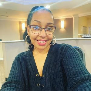 Meet your Posher, Mina